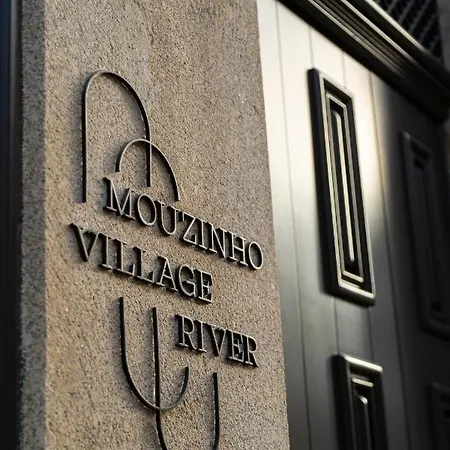 アパート Mouzinho Village River ポルト